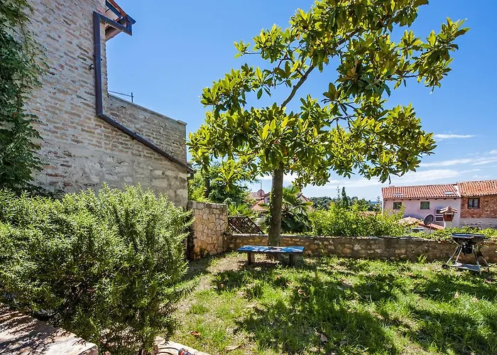 Monte Holiday Home With Jacuzzi