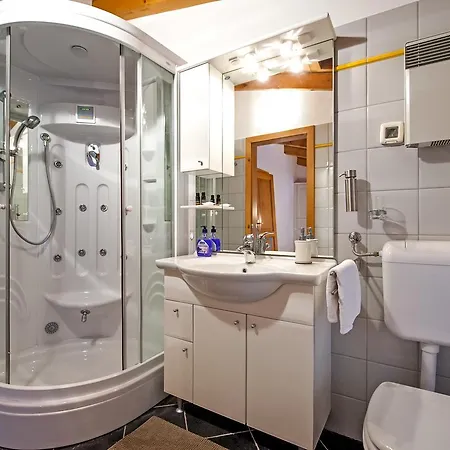 Monte Holiday Home With Jacuzzi Rovinj Exterior photo
