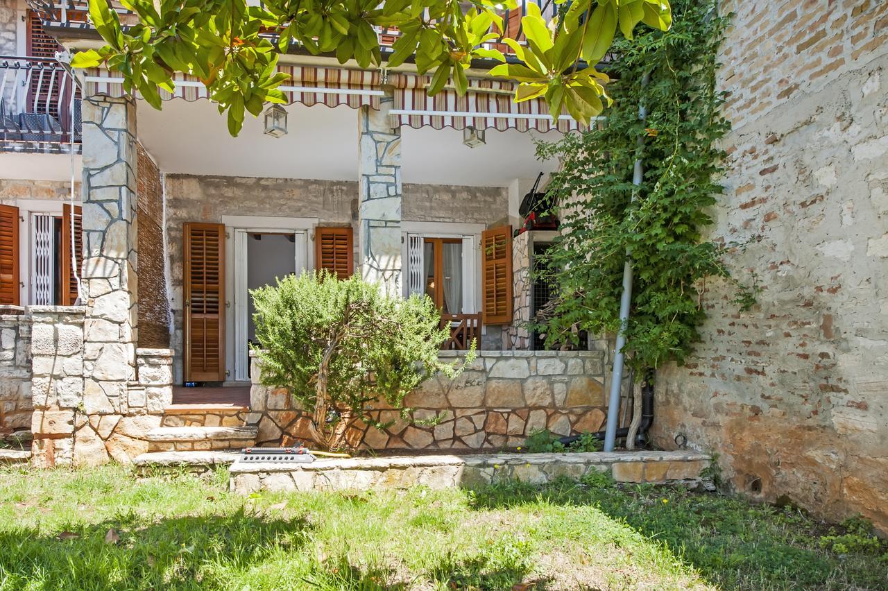 Monte With Jacuzzi Holiday home